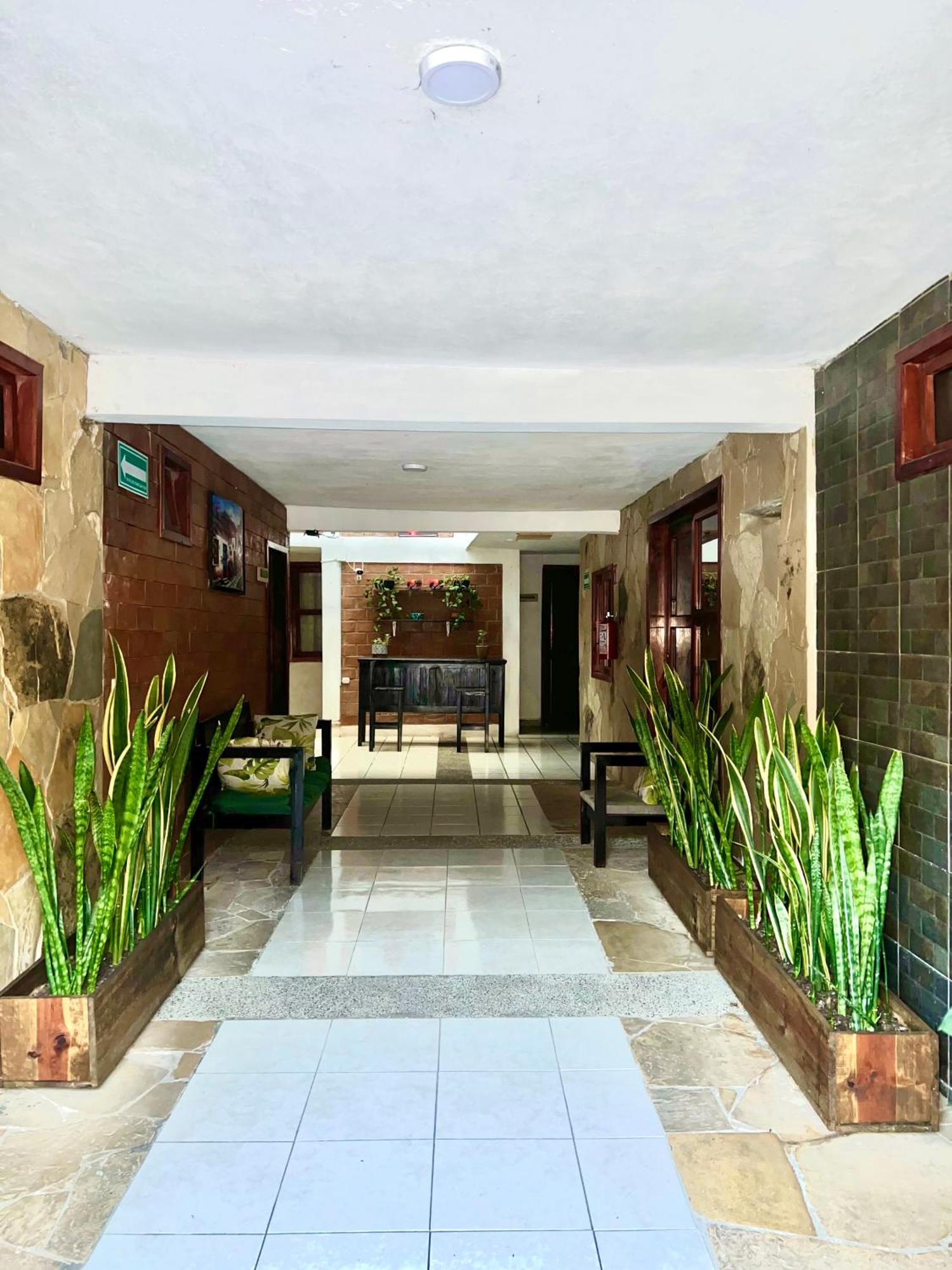 Alhambra Hotel - Сан-Крістобаль-де-лас-Касас Екстер'єр фото